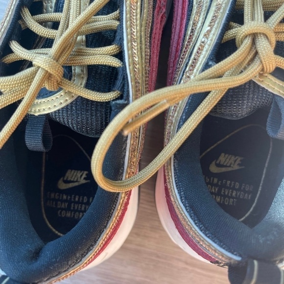 NIKE WOMENS AIR MAX 97 RED METALLIC GOLD SEQUIN SIZE 7.5 - Picture 9 of 13